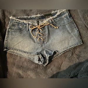 Wild Fable NWT size 12/31 waist, sexy tie front shorts cute with anything